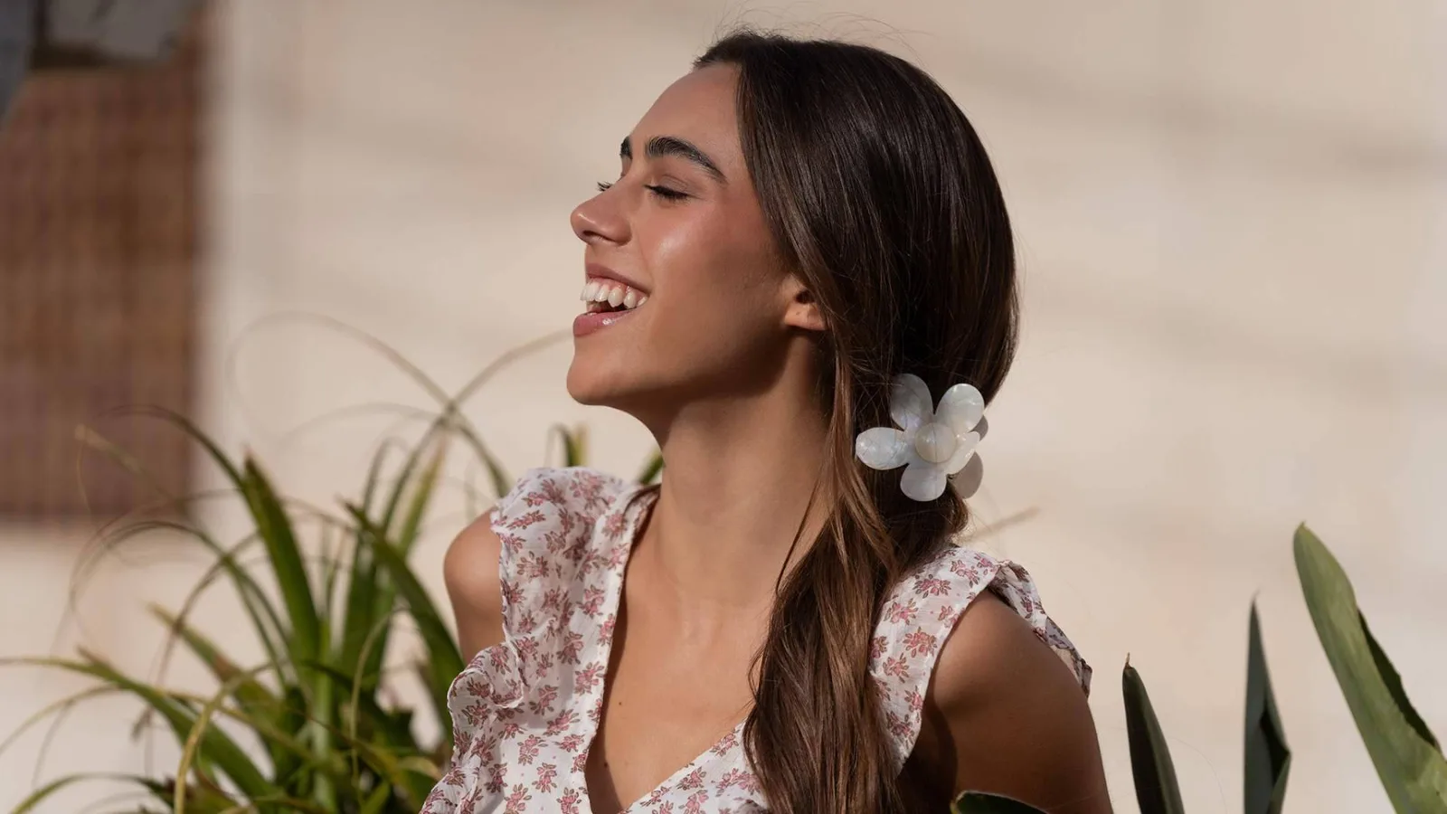 Pinzas, cepillos, coleteros y neceseres; así es la nuevalínea de accesorios de Wombox